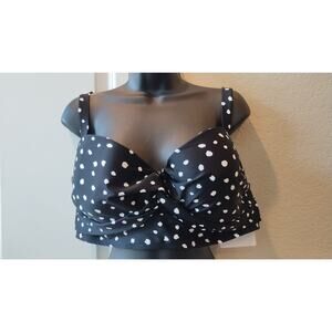 NWT California Black/white polka dot twist front molded cup bikini top size 2